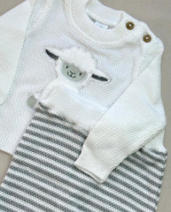 Set Primer Día Bordado Oveja Blanco Detalle