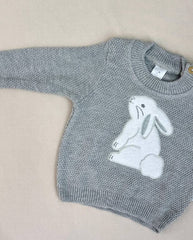 Set Primer Día Conejo Bordado Gris Detalle