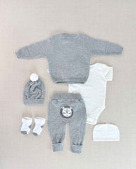 Set Primer Día Bordado León Gris Niñas