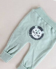 Set Primer Día Bordado León Verde Pantalón