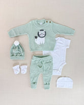 Set Primer Día Bordado León Verde