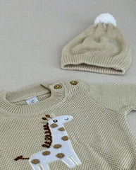 Set Primer Día Bordado Jirafa Beige Detalle