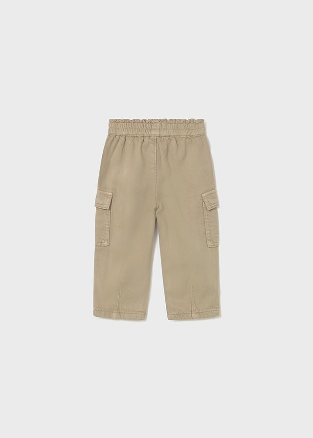 Pantalón Cargo Resortado Café Mayoral estilo