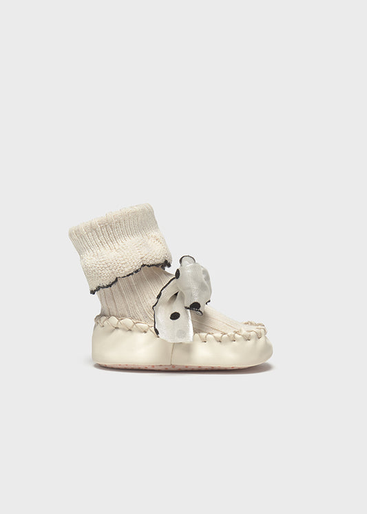 Zapato New Born Puntos Crema Mayoral