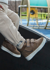 Tenis Bota Velcro Camel Mayoral Modelo