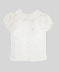 Vista frontal de blusa blanca con botones en la espalda