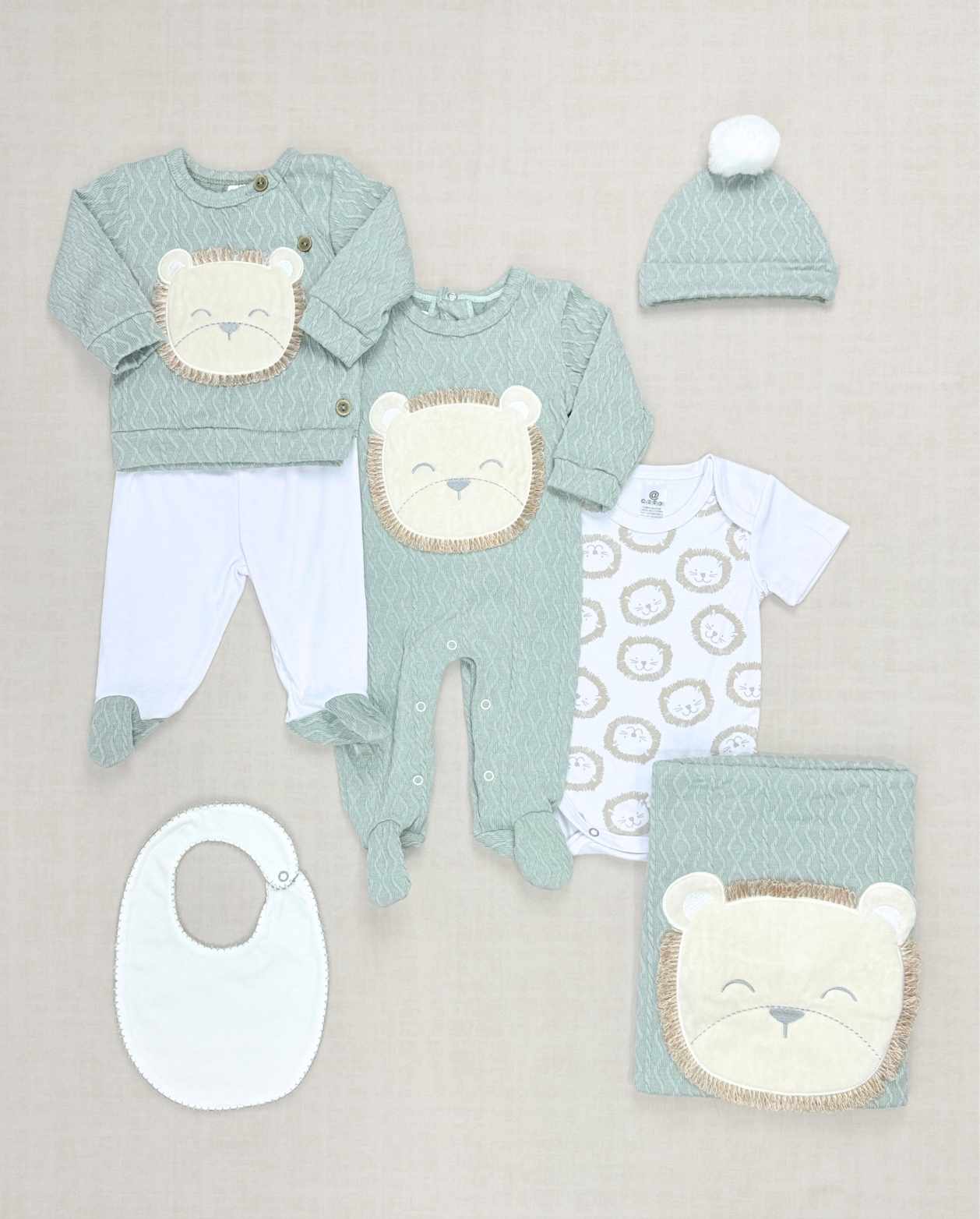 Set Primer Día León Calado Verde