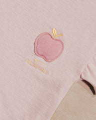 Blusa Detalle Manzana rosa detalle