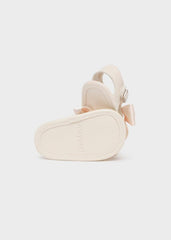 Sandalias Lazo Crema Mayoral Detalles