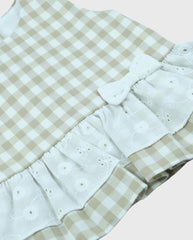 Conjunto Blusa Cuadros Detalle Ojalillo Detalle