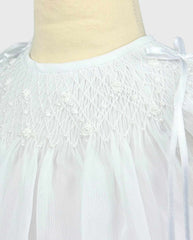 Vestido Ceremonia con Gorro Blanco Detalle