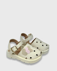 Sandalias Cerrada Corazones Nacar