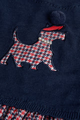 Detalle de perlas en aplique de perro