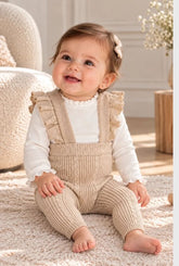 Medias Leotardo Con Tirantes Volantados Beige Cóndor Modelo