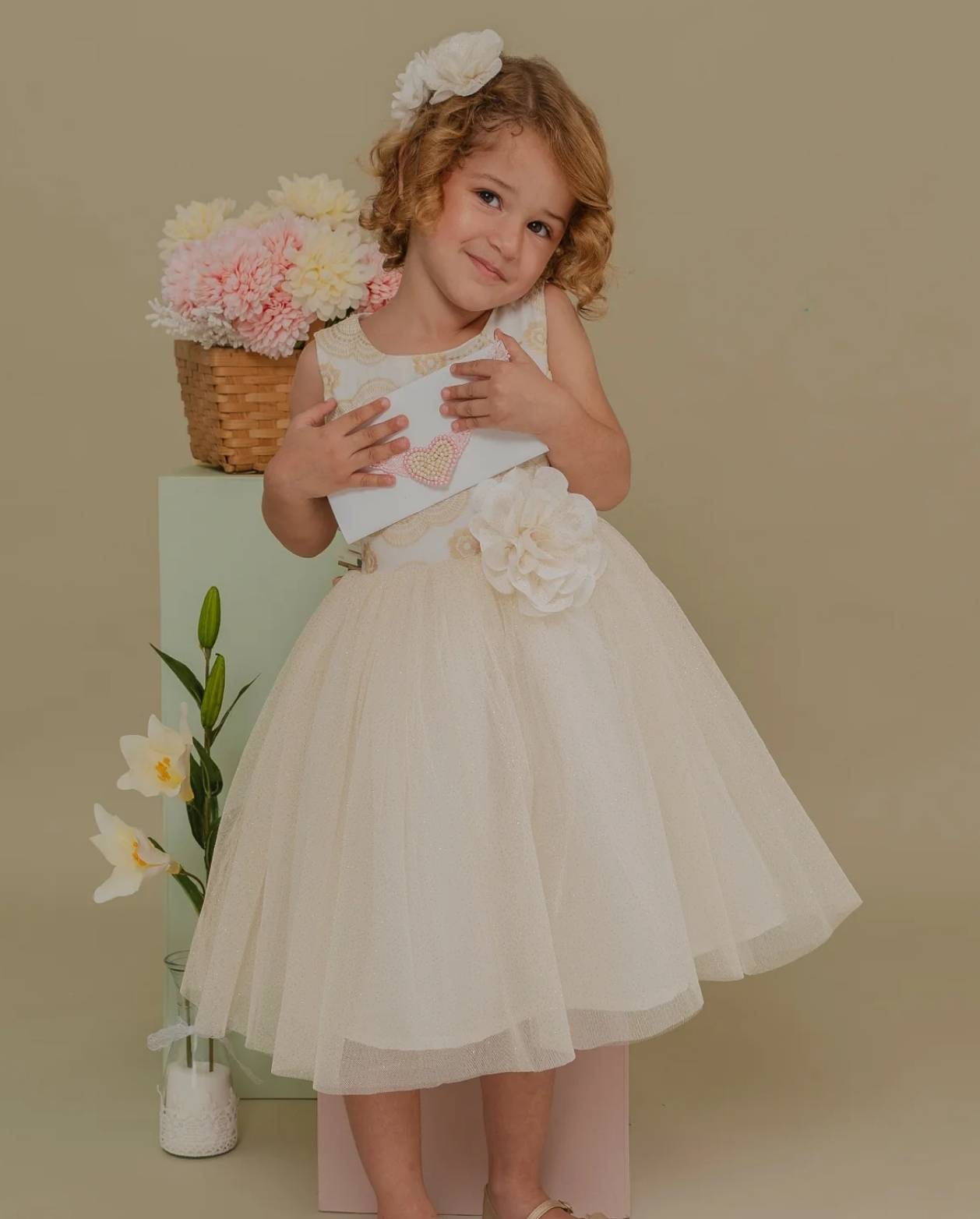 Vestido Bordado Clasico Beige Lilo Niña