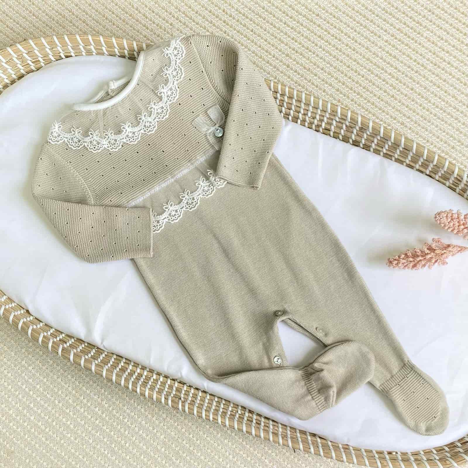 Enterizo Tricot Detalle Bordado Beige