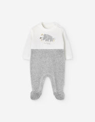 Pijama enteriza blanco gris con elefante LOSAN para bebé niño vista frontal.