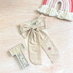 Moño Detalle Bordado beige