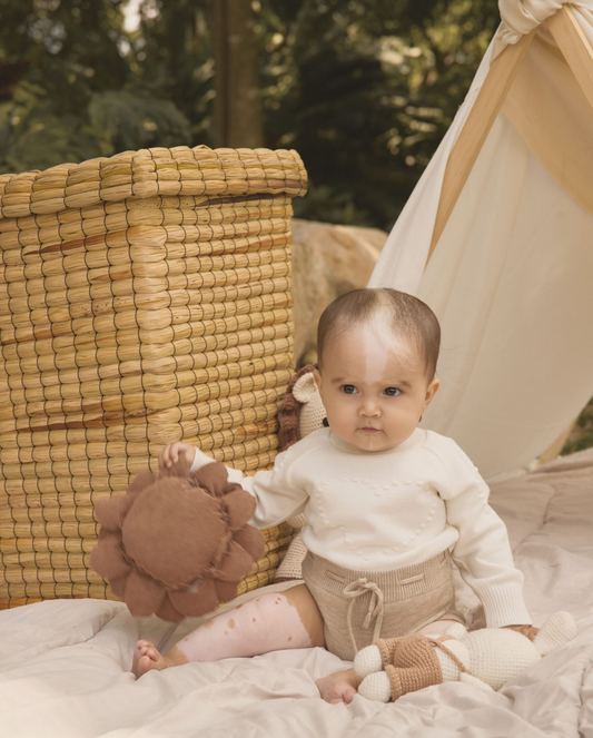 Body En Tricot Manga Larga Corazon Beige modelo