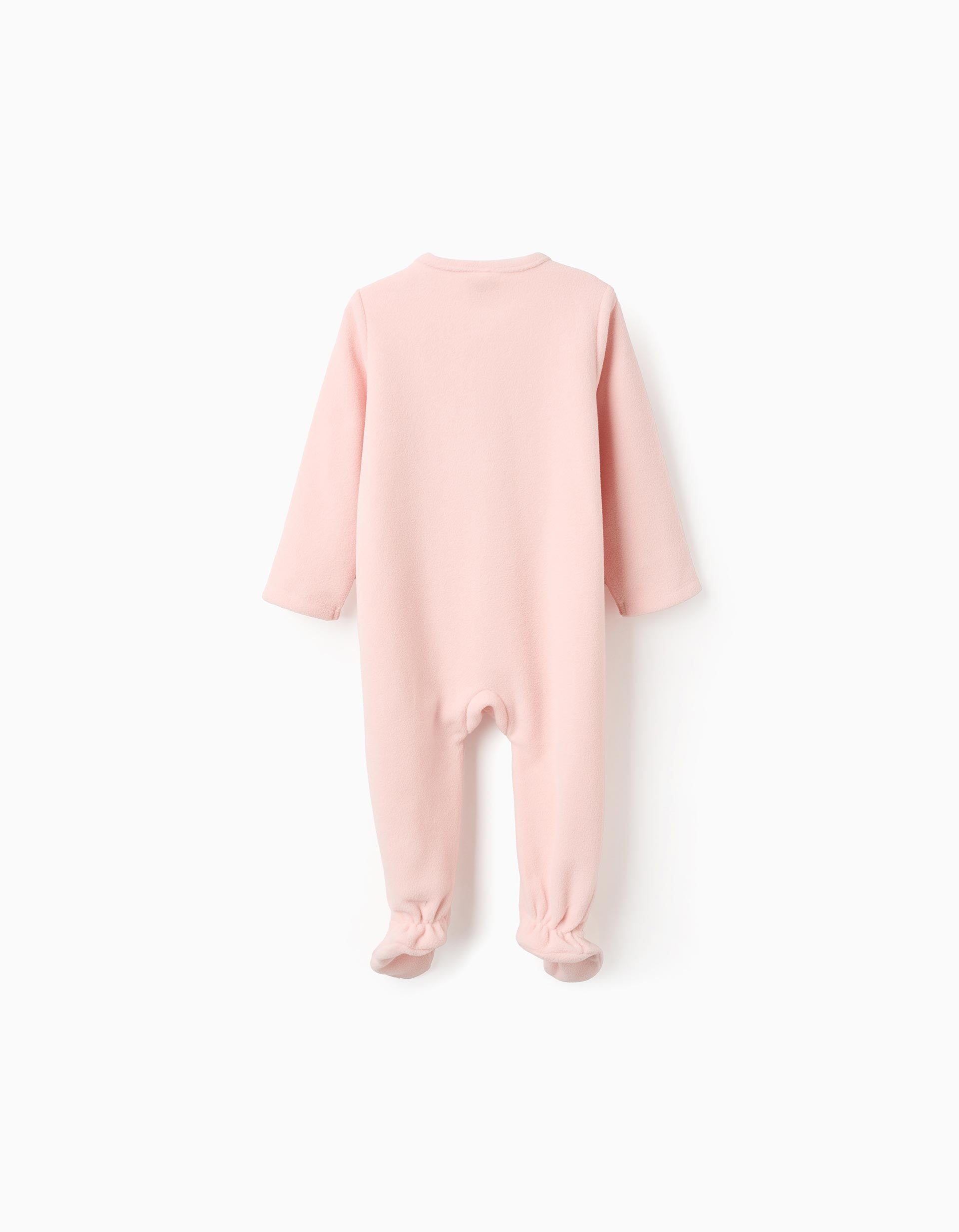 Detalle de broches a presión en la entrepierna de la pijama rosa