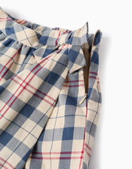 Vista frontal falda short cuadros navy rojo niña