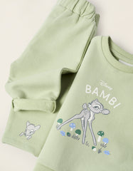 Detalle del broche lateral en el saco infantil