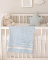 Cobija Tricot Doble Faz Azul ambientada