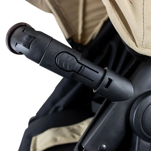 Coche Con Porta Bebé Cosmos Beige Bebesit Detalle