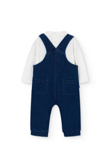 Overol azul con erizos bordados y camiseta blanca