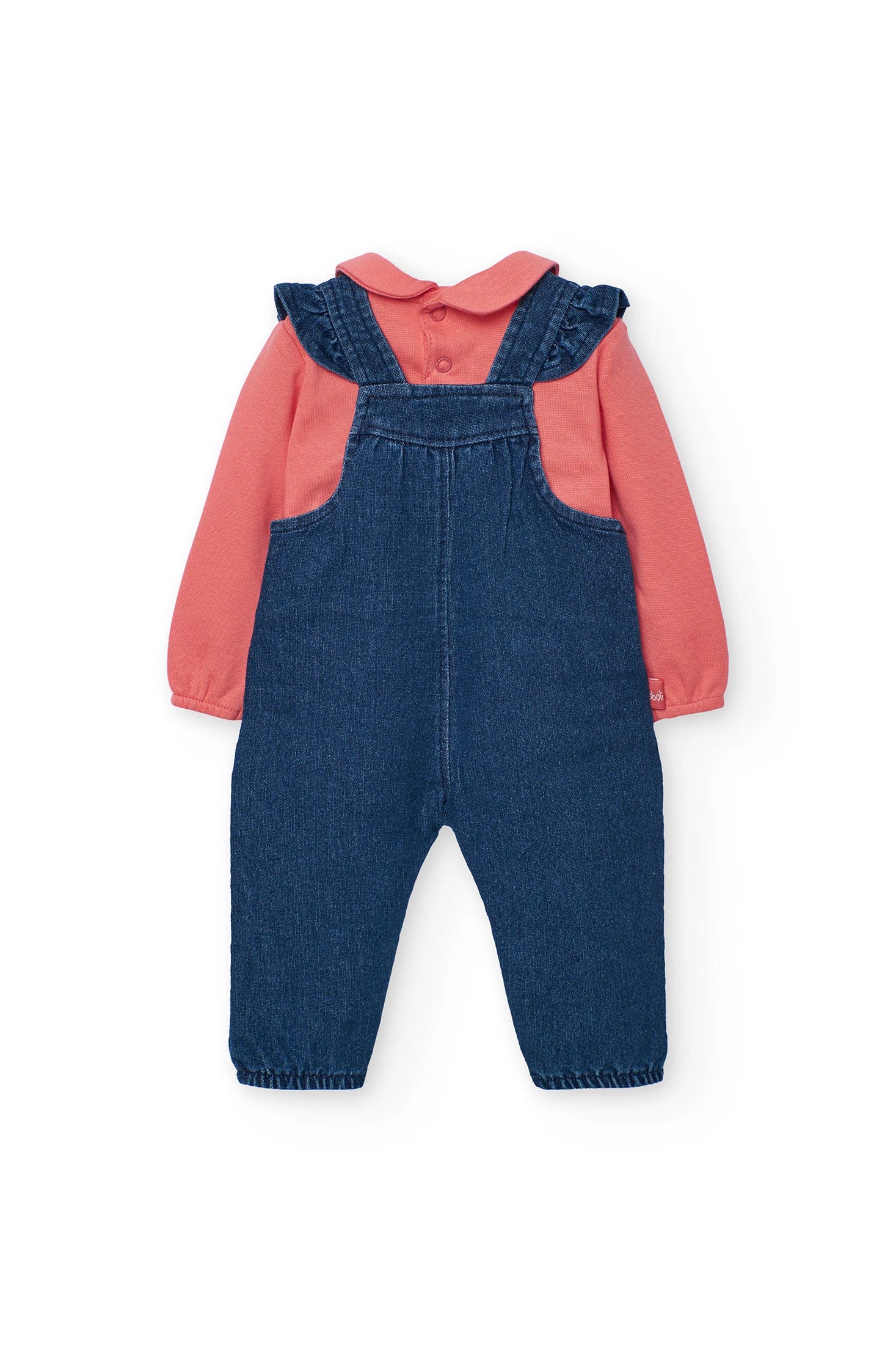 Ropa de bebé otoño con blusa color salmón y overol denim decorado