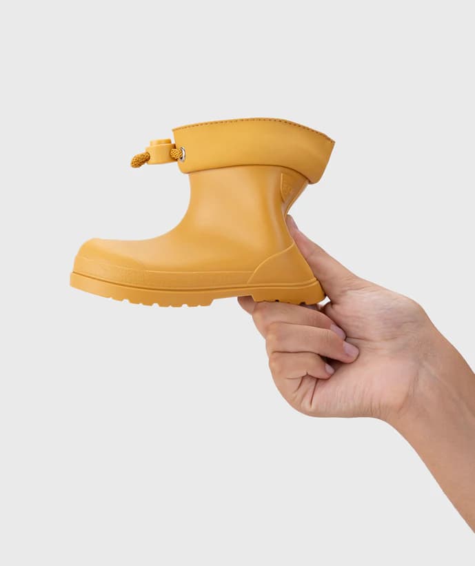 Bota de lluvia para niños color amarillo Igor