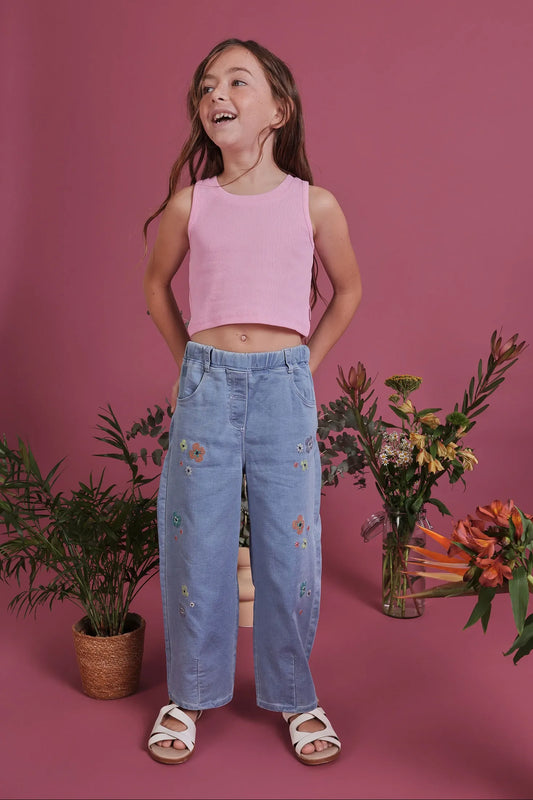 Pantalón Bordado Flores Denim Claro Boboli MODELO
