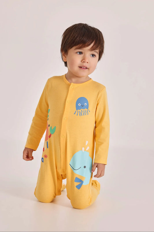 Pijama Enteriza Animales del Mar Amarillo Boboli modelo