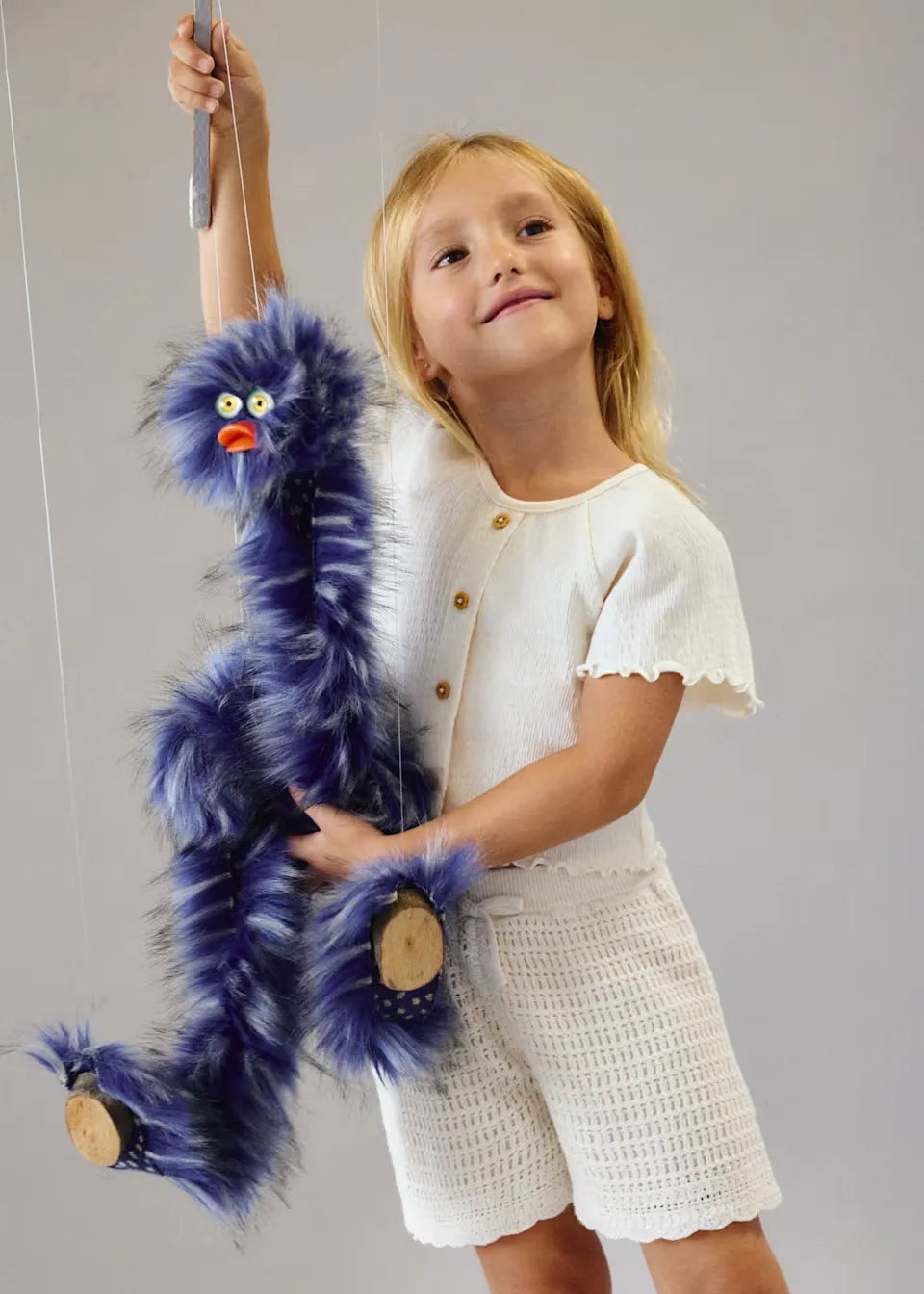 Short Tejido Beige Mayoral modelo