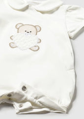 Pelele Cuello Oso Corazon Blanco Mayoral detalle