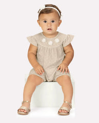 Mameluco Puntos Detalle Flor Beige Milon MODELO
