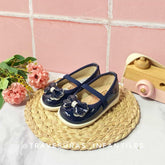 Baletas Charol Moño Azul Detalle Plateado