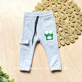 Pantalón Detalle Estampado Sapo gris