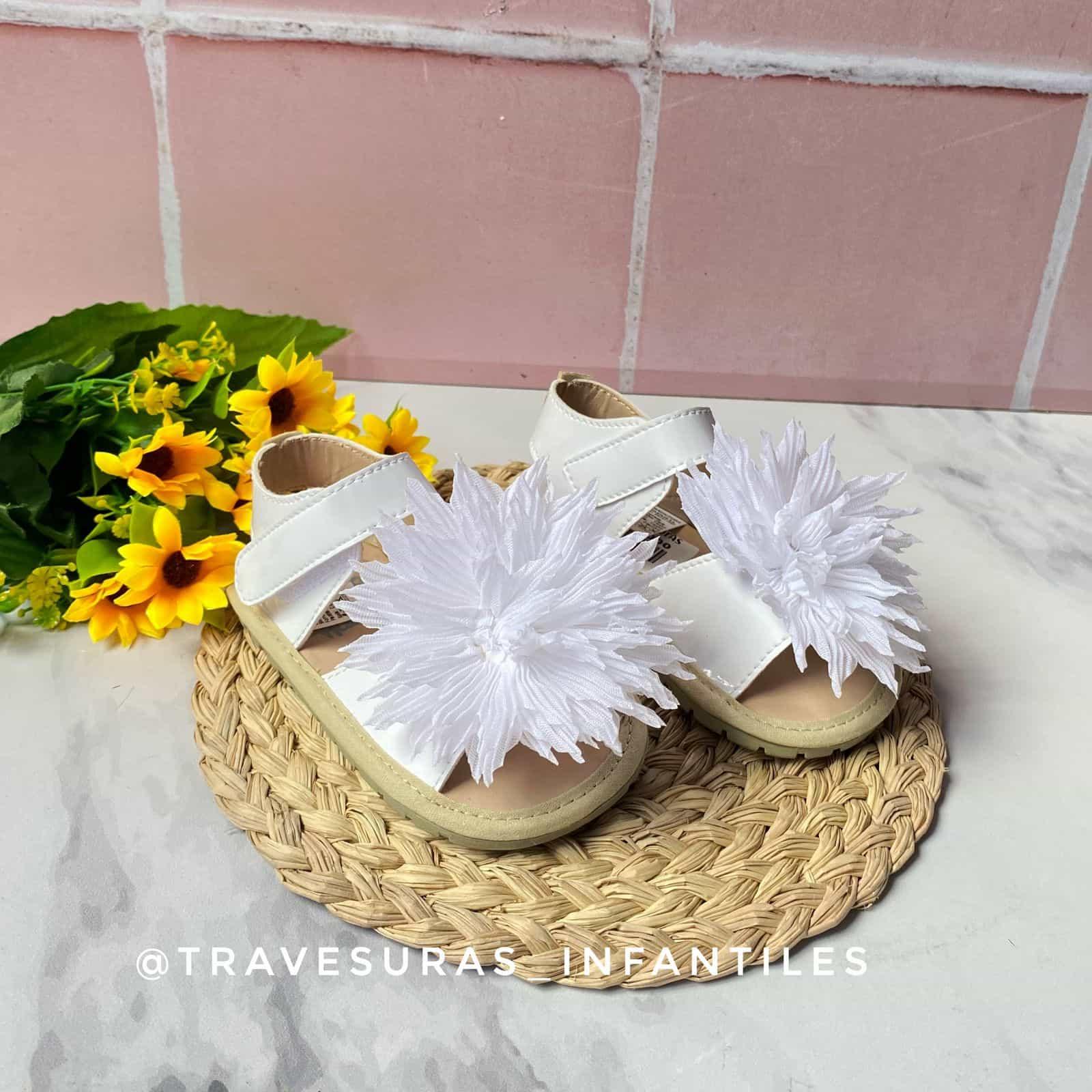 Sandalias Flor Blanca Huellitas