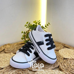 Tenis Blancos Cordones Negros Estilo