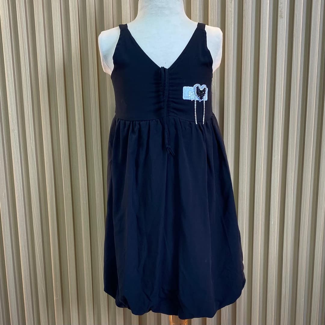 Vestido Globo Detalle Corazon Negro