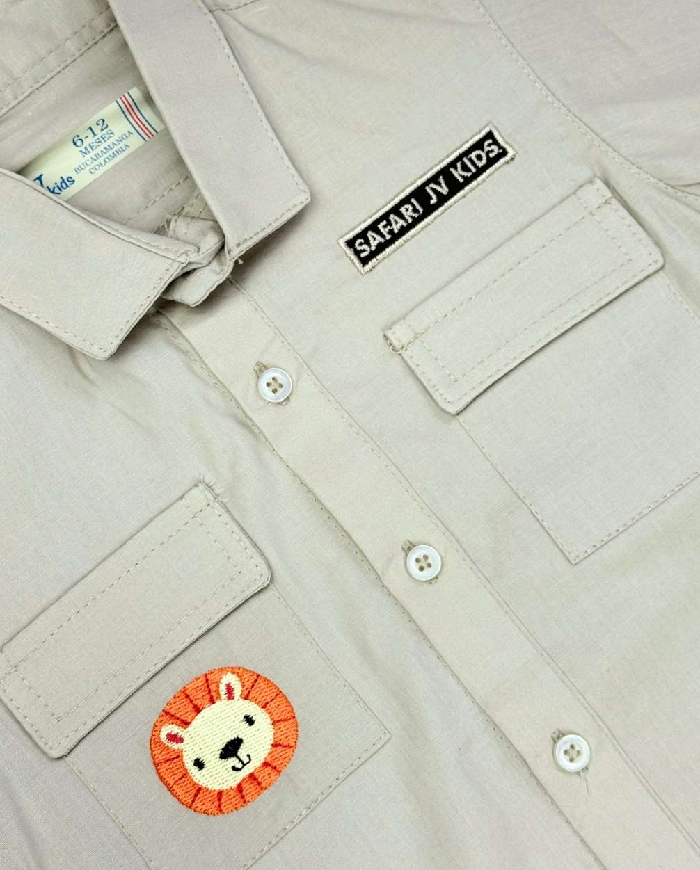 Conjunto Niño Safari Beige de Verano Camisa y Bermuda Detalle