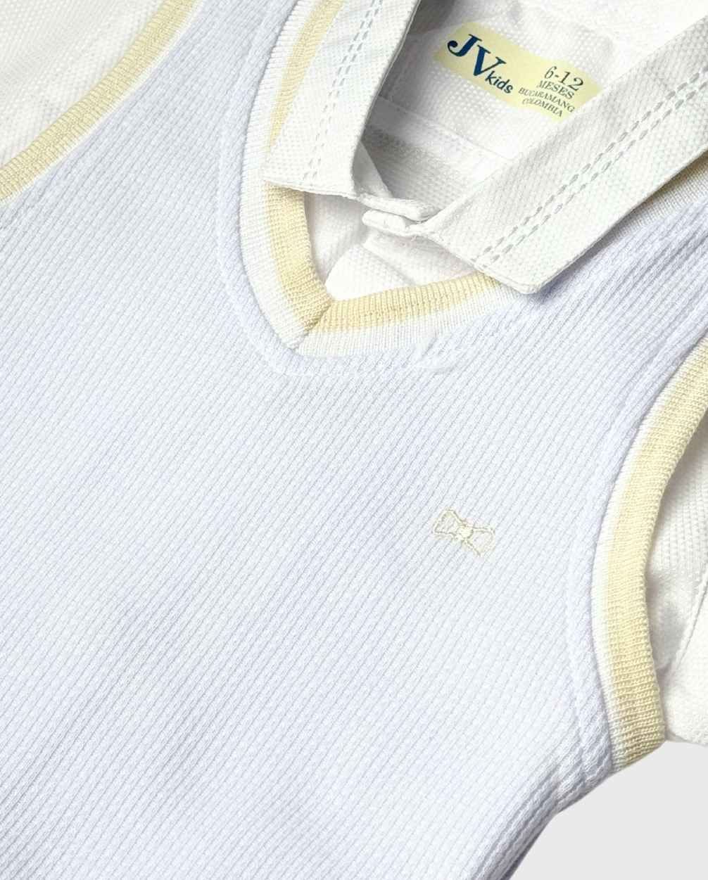 Traje Ceremonia Bermuda Tejido Detalle Claro Detalle