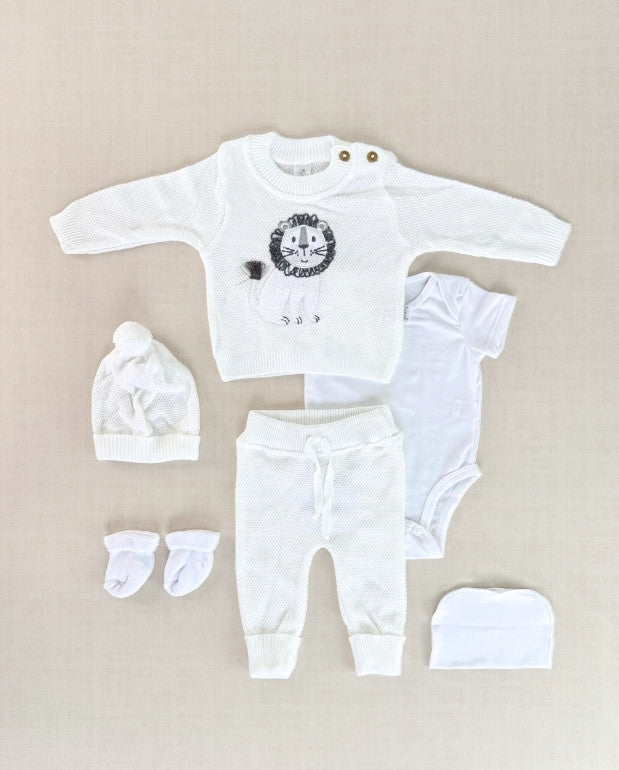 Set Primer Día Bordado León Blanco Detalle