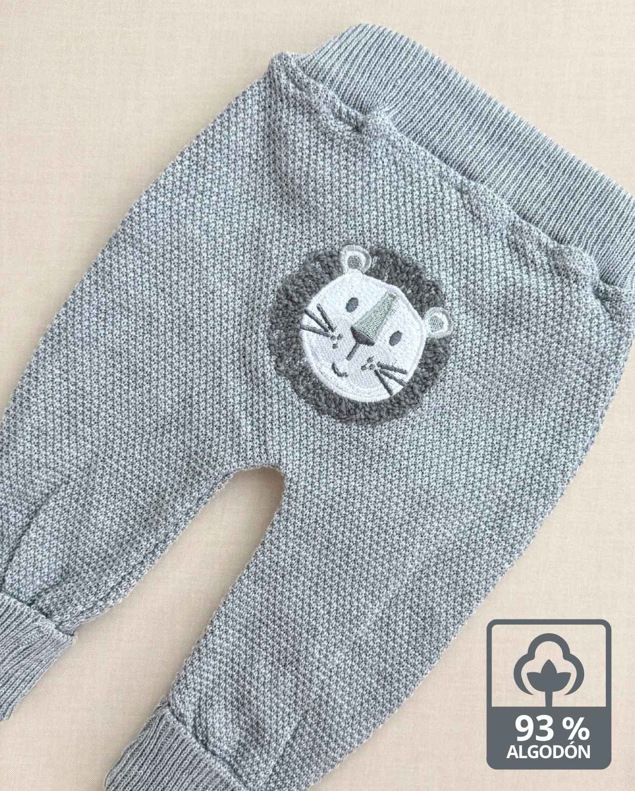 Set Primer Día Bordado León Gris Algodón 