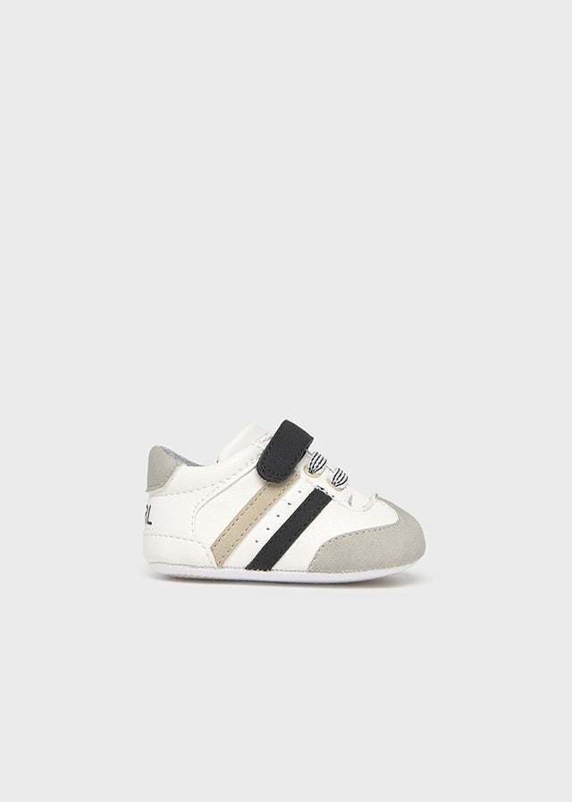 Tenis Velcro Combinado Negro Mayoral detalle