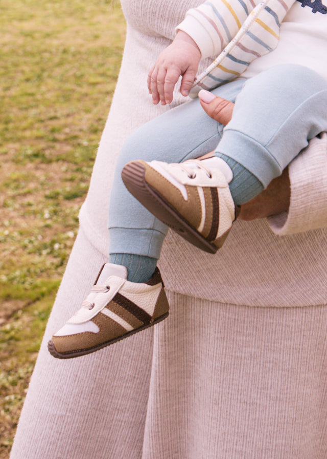 Tenis New Born Café Mayoral modelo 