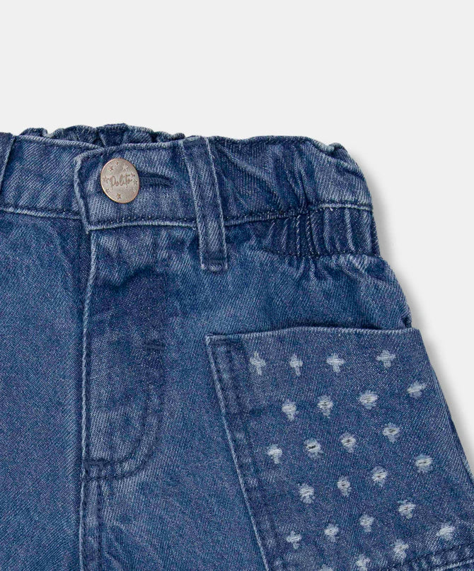 Short infantil de mezclilla con diseño vintage