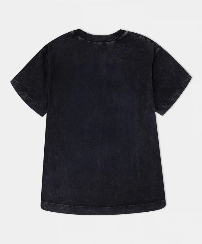 Camiseta infantil manga corta negra diseño coche de carreras