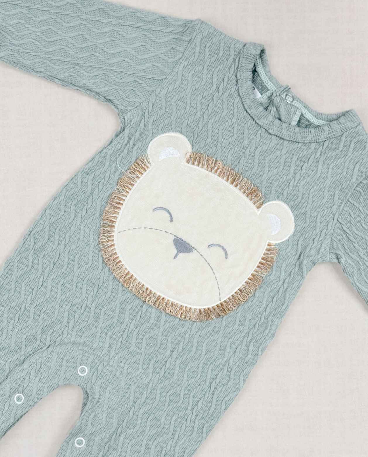 Set Primer Día León Calado Verde Detalles